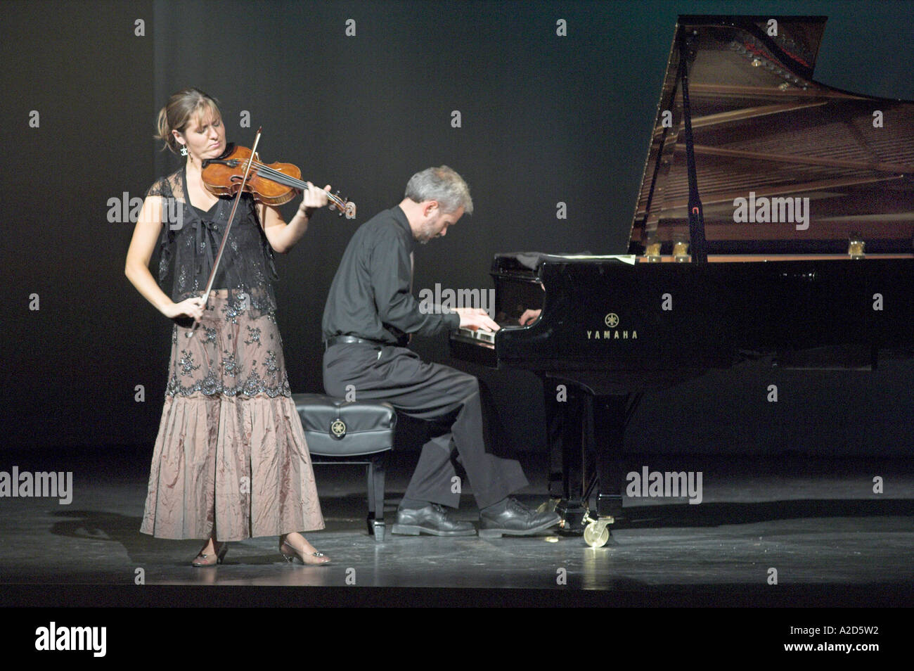 Rosemary Siemens violinist and Loren Hiebert piano concet in Buhler