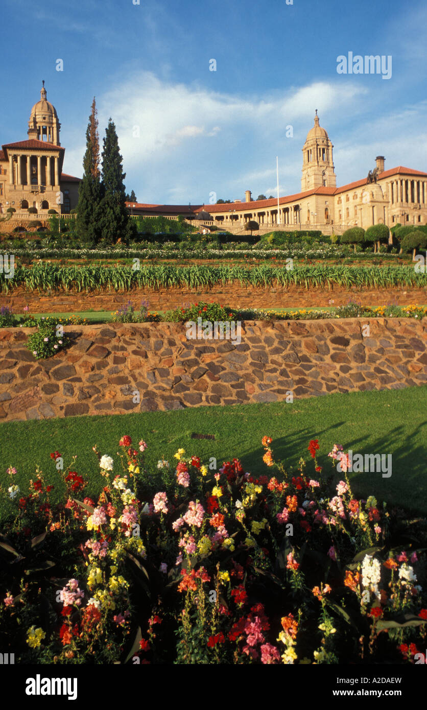The Union Buildings are the headquarters of government built by Sir