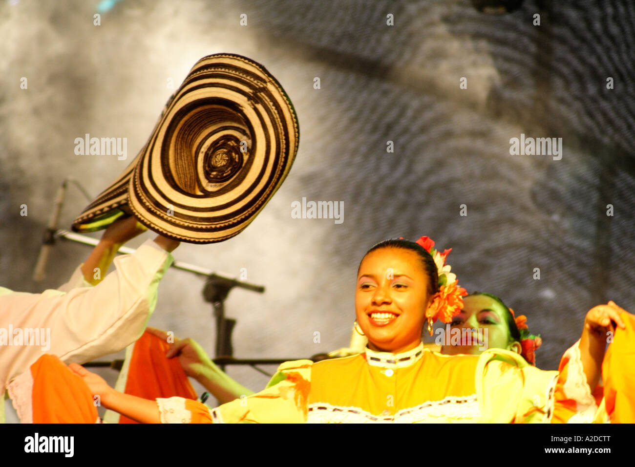 Colombia carnival dancers hi-res stock photography and images - Alamy