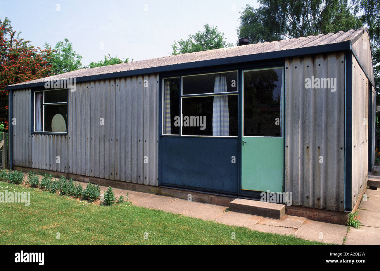 Post ww2 prefab house hi-res stock photography and images - Alamy