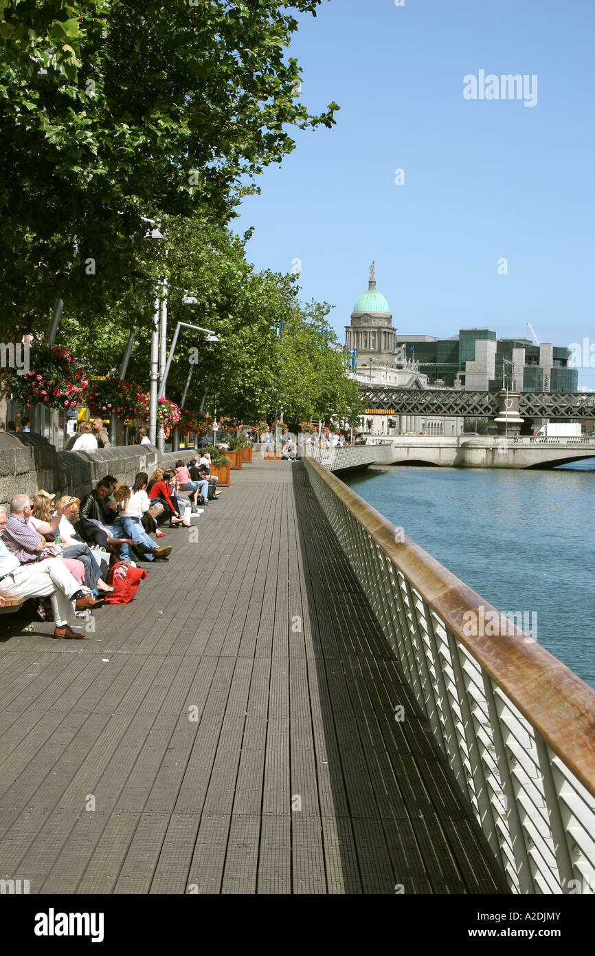 Walk along river liffey hi-res stock photography and images - Alamy