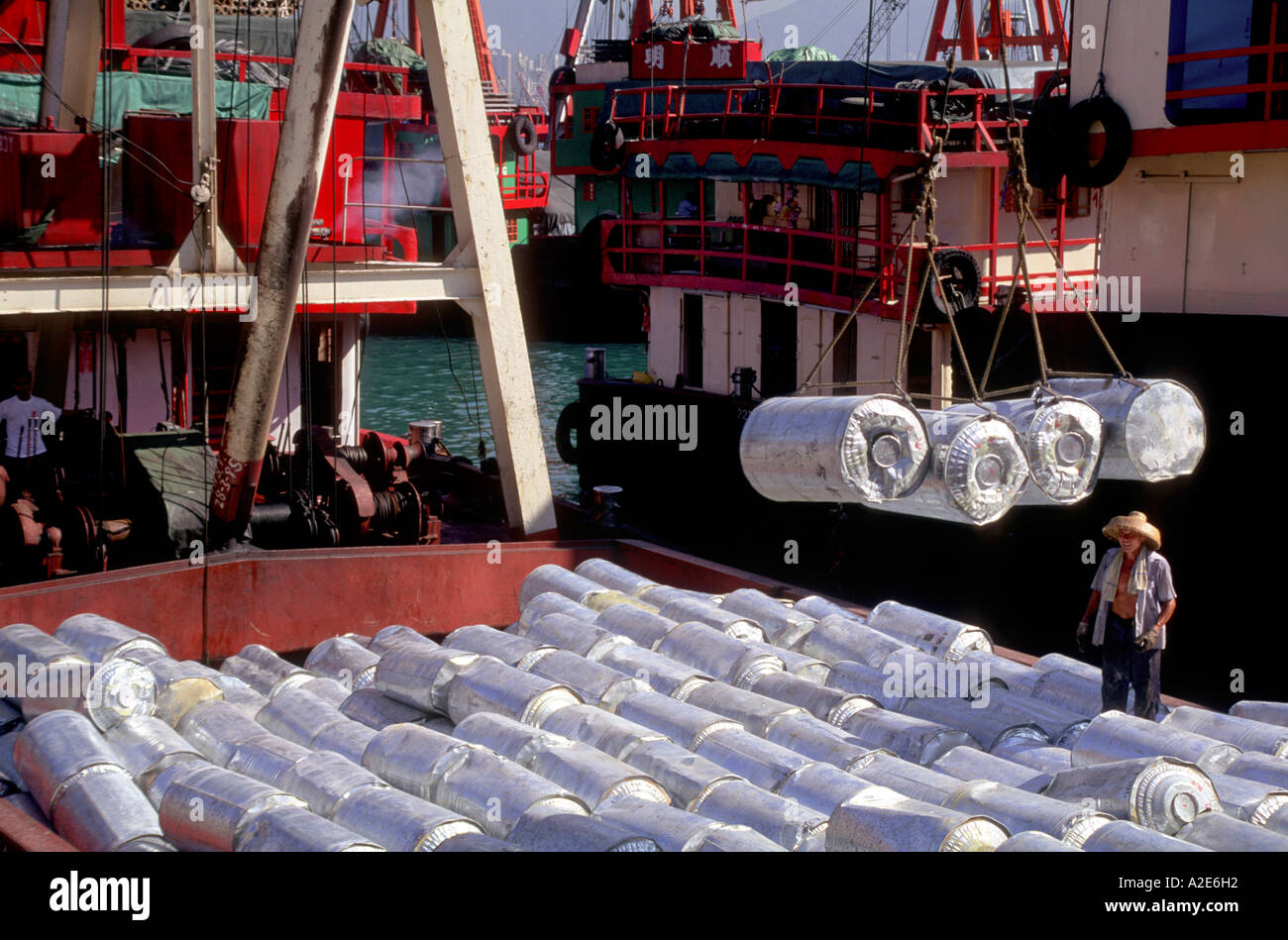 Hong Kong Worker Unloading High Resolution Stock Photography and Images ...