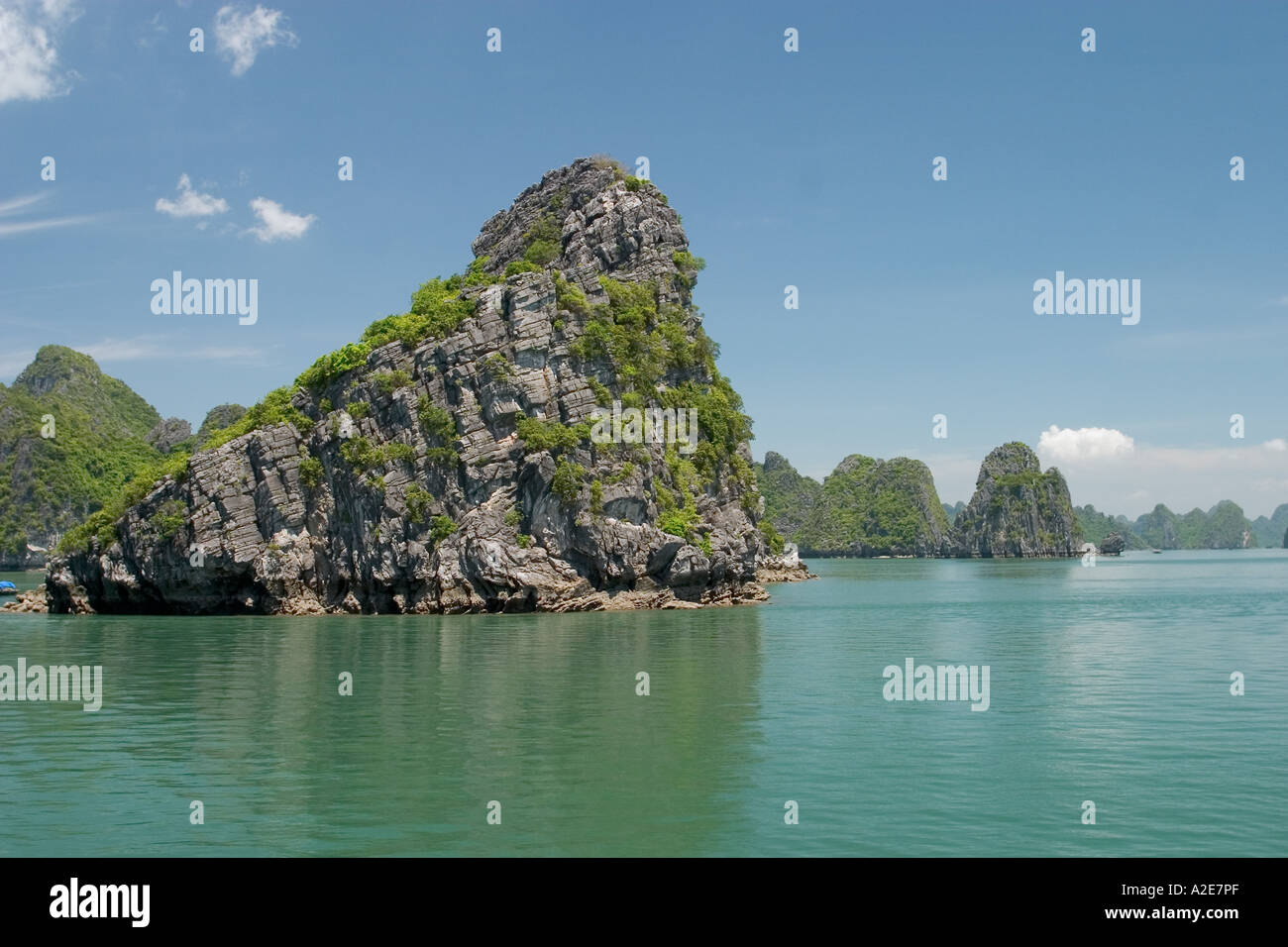 ASIA, Vietnam, Quang Ninh Province, Ha Long Bay, Lime stone island Stock  Photo - Alamy