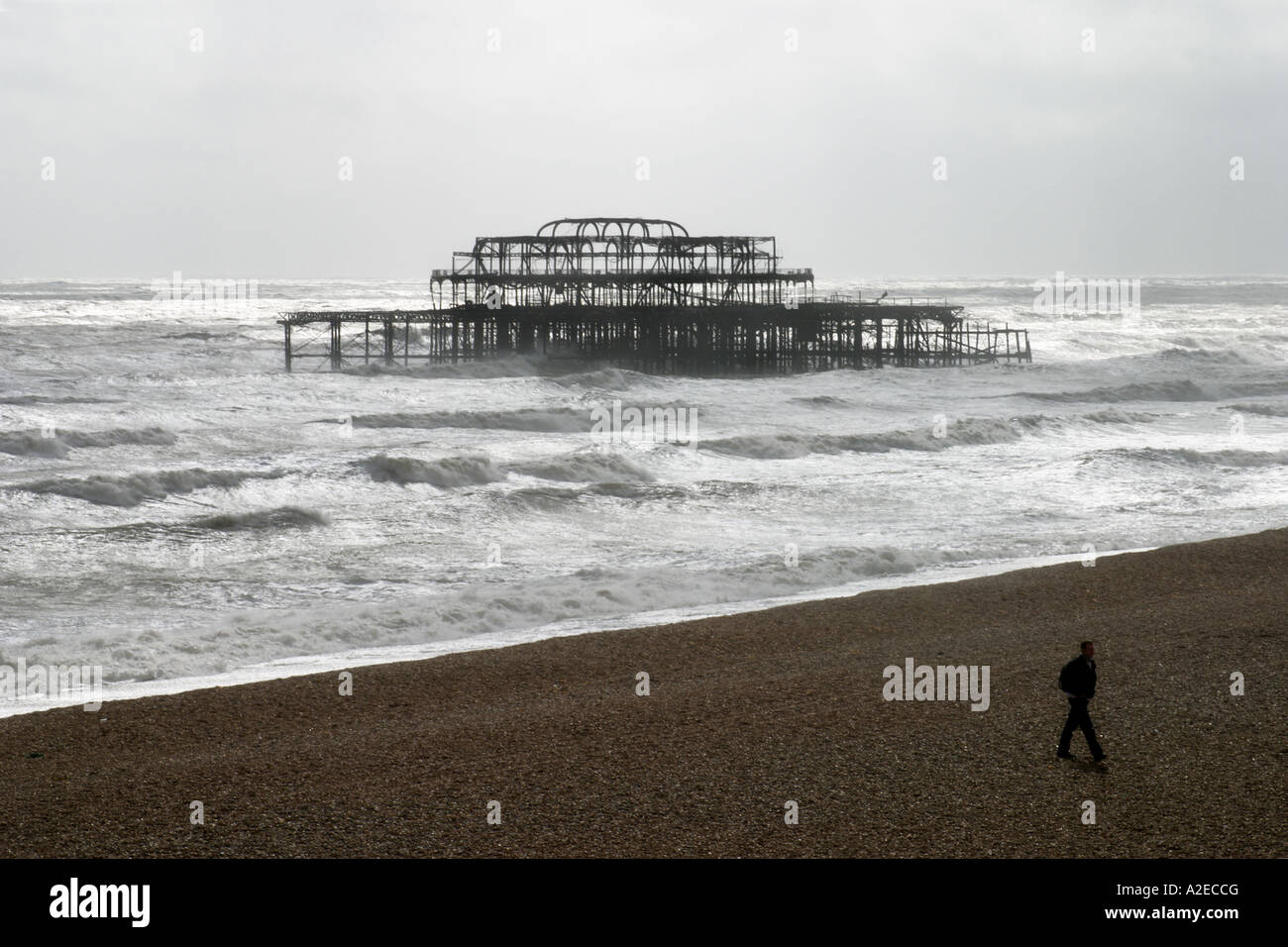 brighton pier during windy weather Stock Photo Alamy
