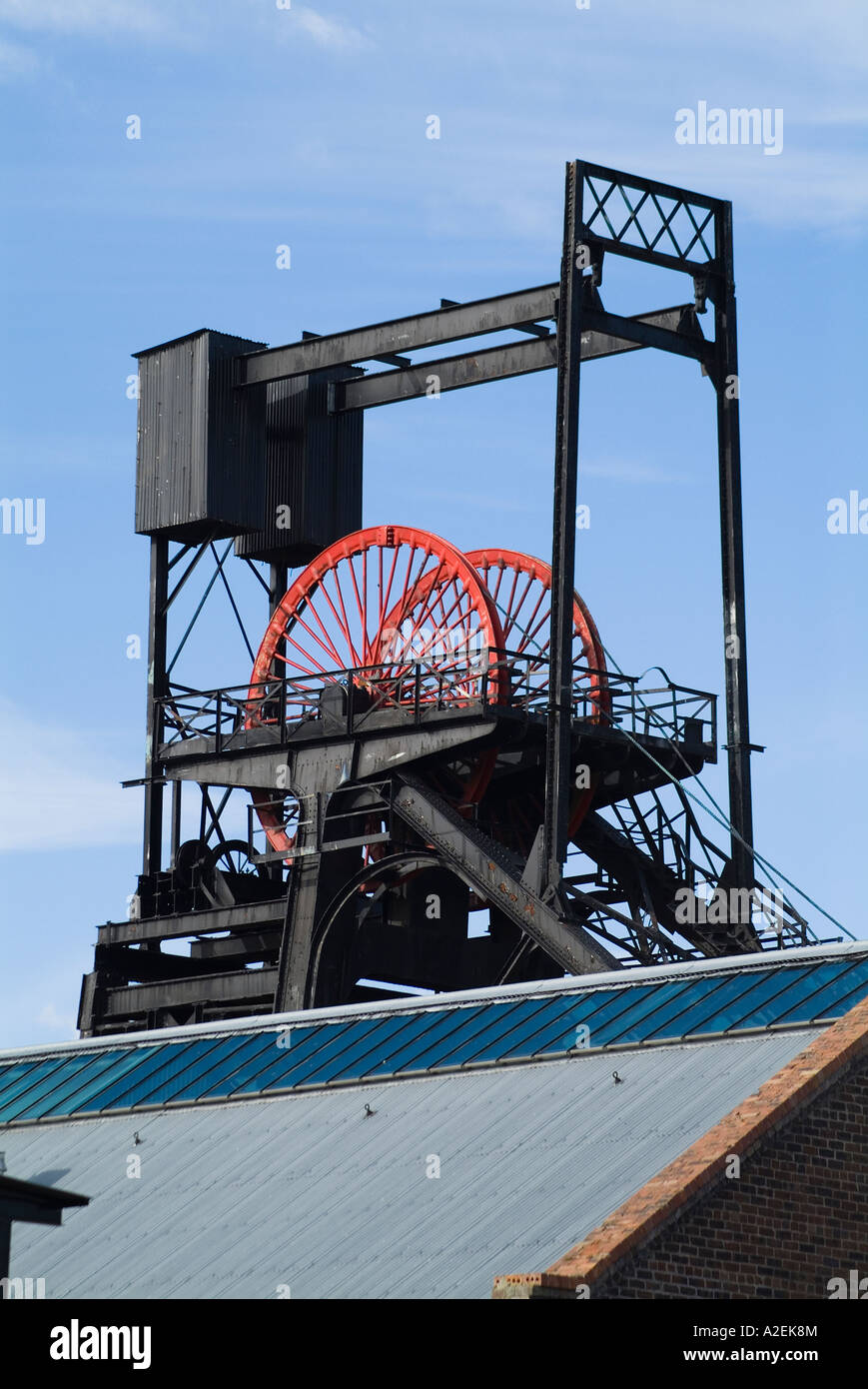 dh Scottish Mining Museum NEWTONGRANGE LOTHIAN Scotland Colliery pithead mine shaft wheel winding gear coal head pit uk Stock Photo