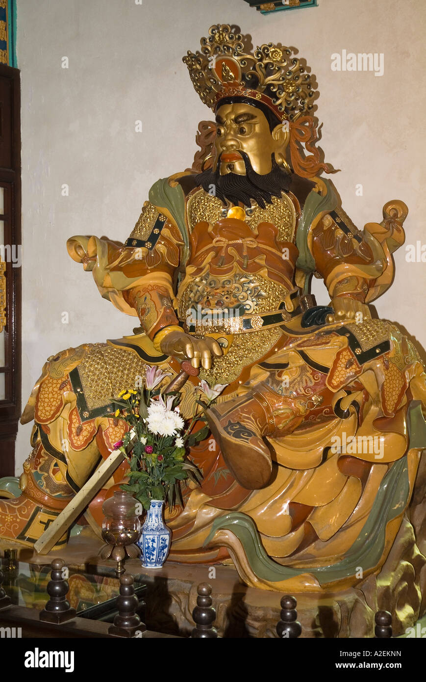Chinese god of war statue hi-res stock photography and images - Alamy