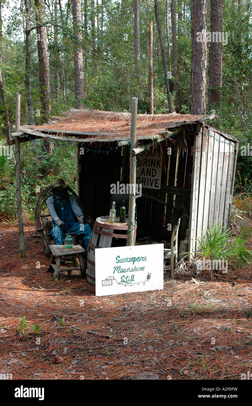 P32 056 Okefenokee - Swampers Moonshine Still - Georgia Stock Photo - Alamy