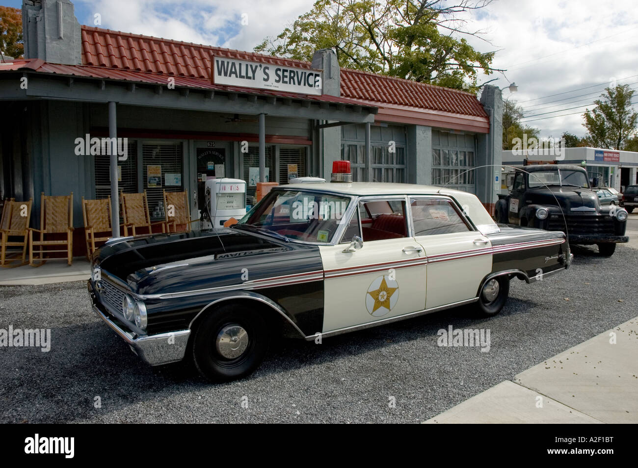 P32 126 Mayberry Wallys Service Station Mt Airy North Carolina