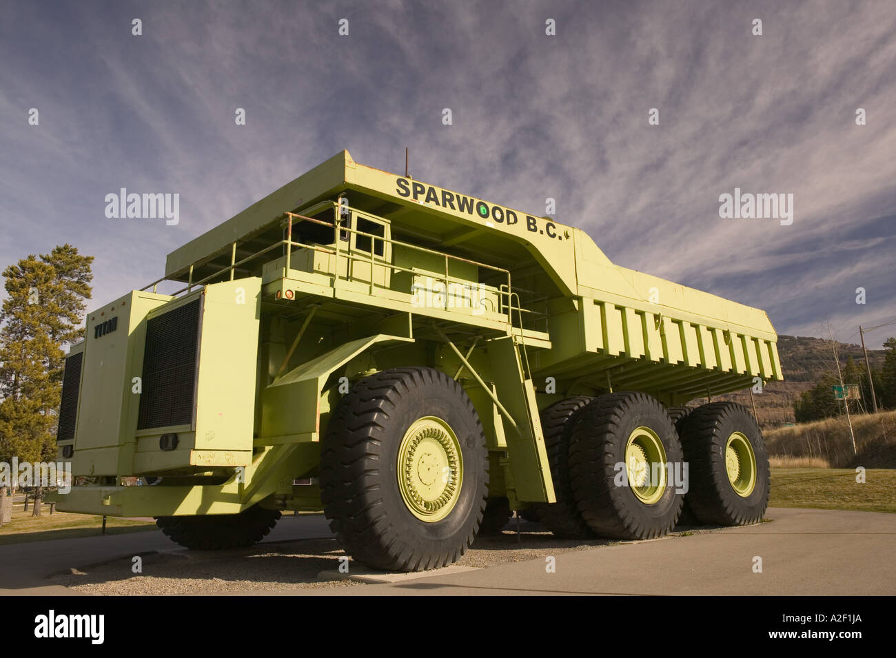 CANADA, British Columbia, Sparwood. Titan 38, 19, World's Biggest Truck.  Carries 350 Tons at one time! Stock Photo - Alamy, image size:1300x955