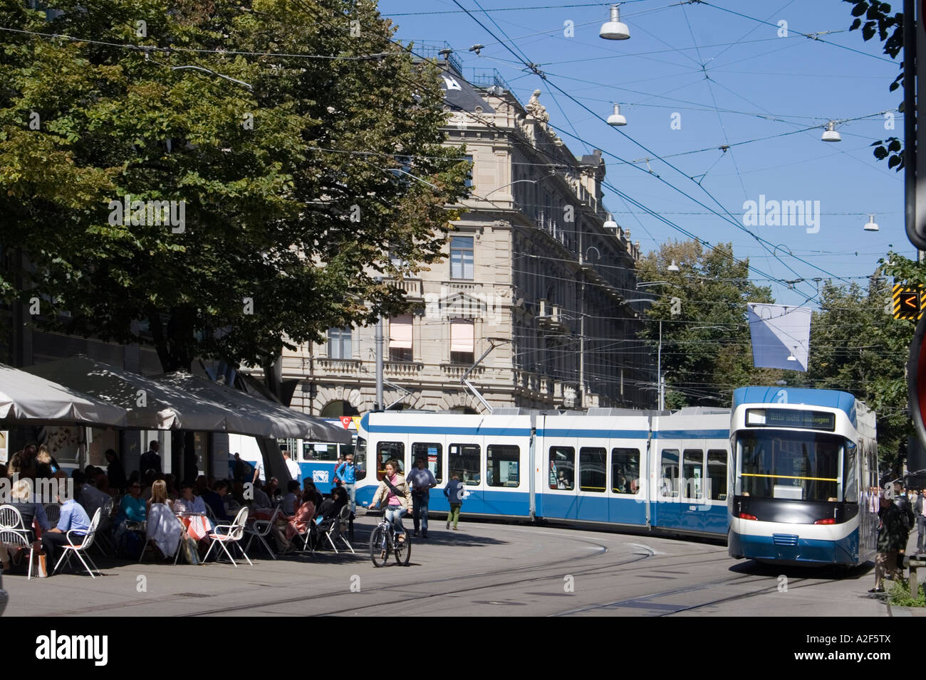 Switzerland Zurich credit suisse Tram Cafe Spruengli Bahnhofstrasse Paradeplatz people Stock Photo