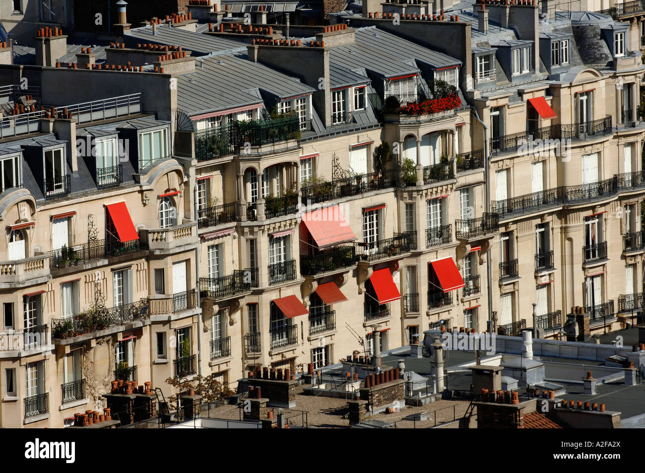 Middle observation deck at the Eiffel Tower, Paris, Ile de France, France  Stock Photo - Alamy