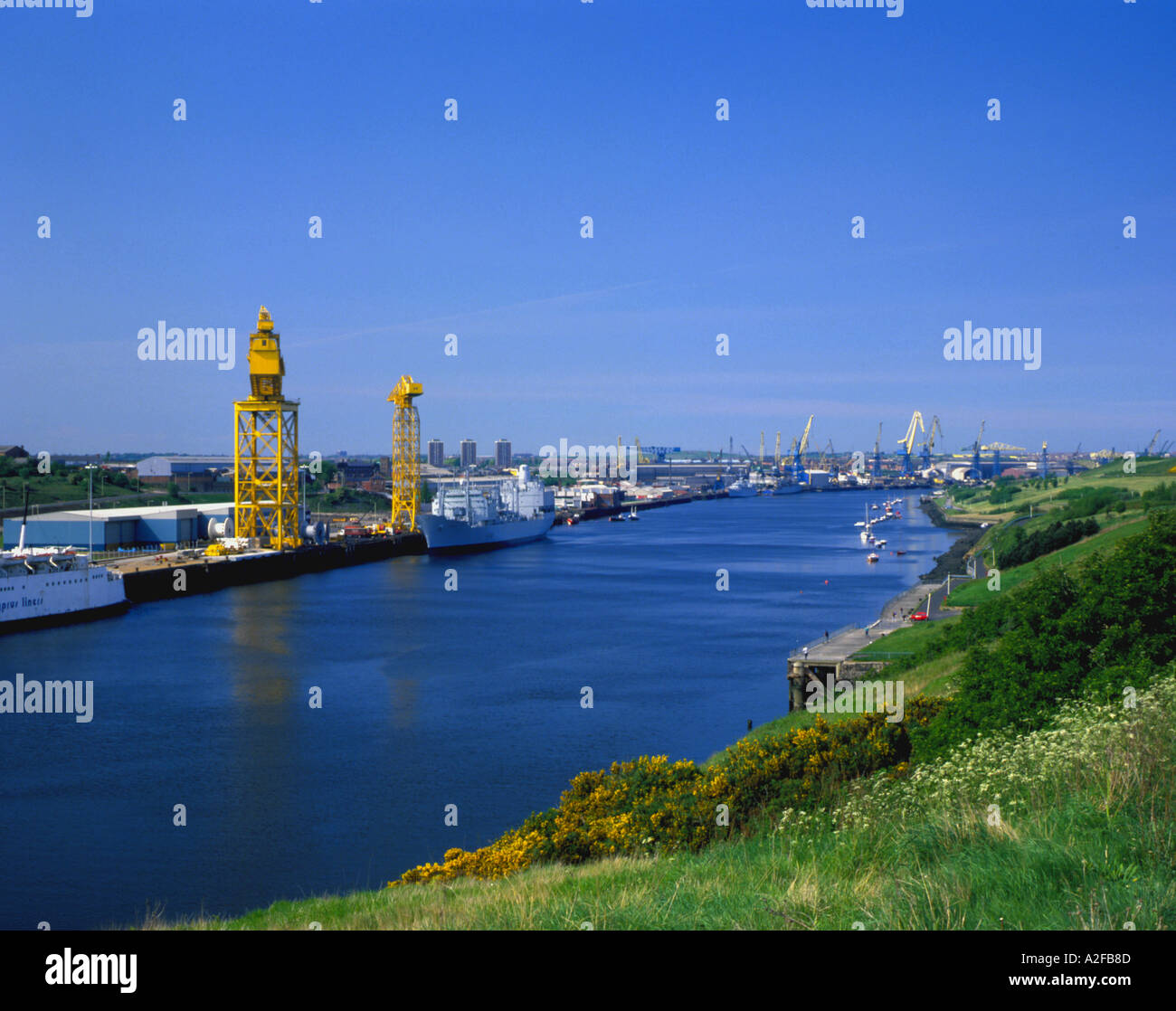 General view of Tyneside ship building and repair yards, River Tyne, Tyne and Wear, England, UK. in the 1990's. Stock Photo