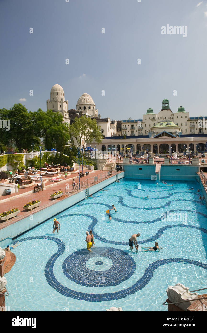 HUNGARY, Budapest Gellert Baths, Exterior Pool Stock Photo Alamy