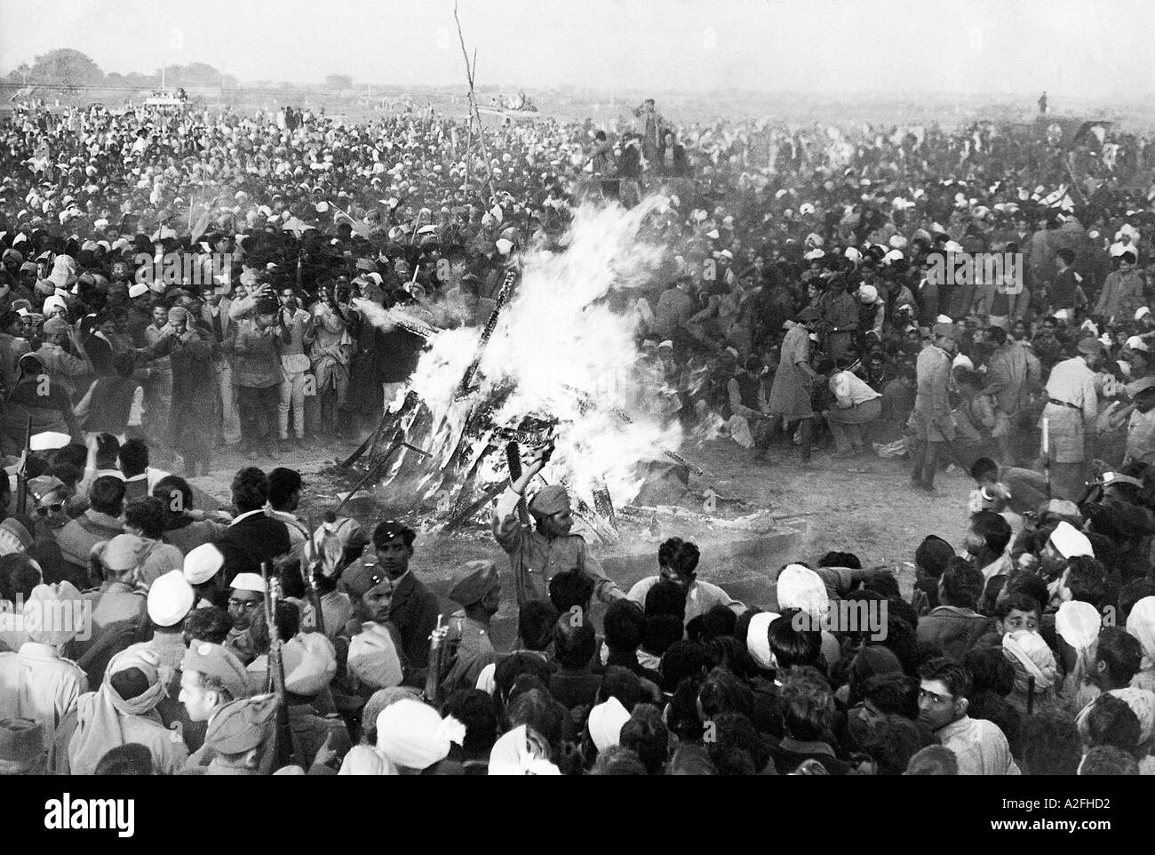 Mahatma Gandhi cremation funeral pyre Delhi India 31 January 1948 Stock Photo