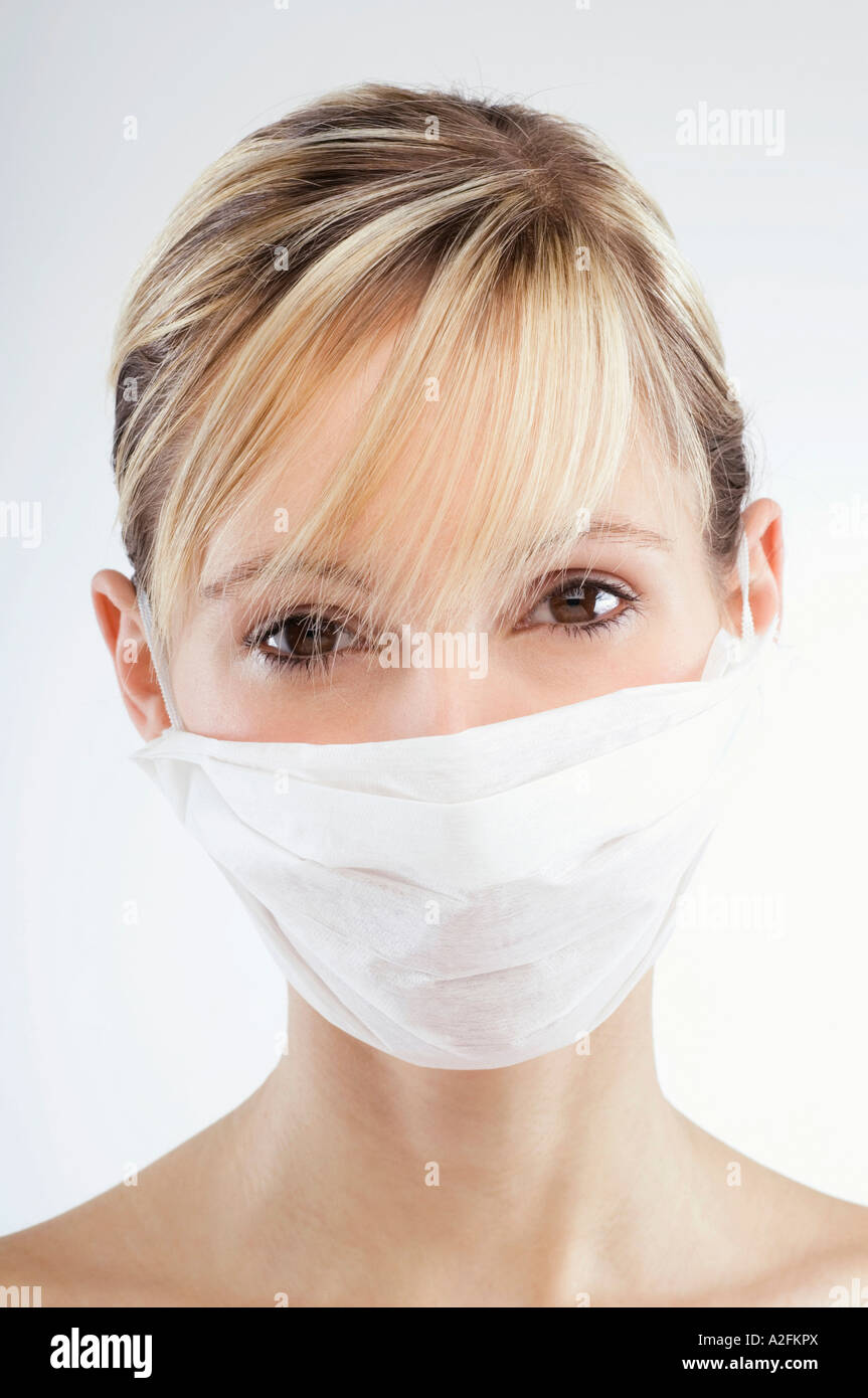 People wearing protecting masks hi-res stock photography and images - Alamy