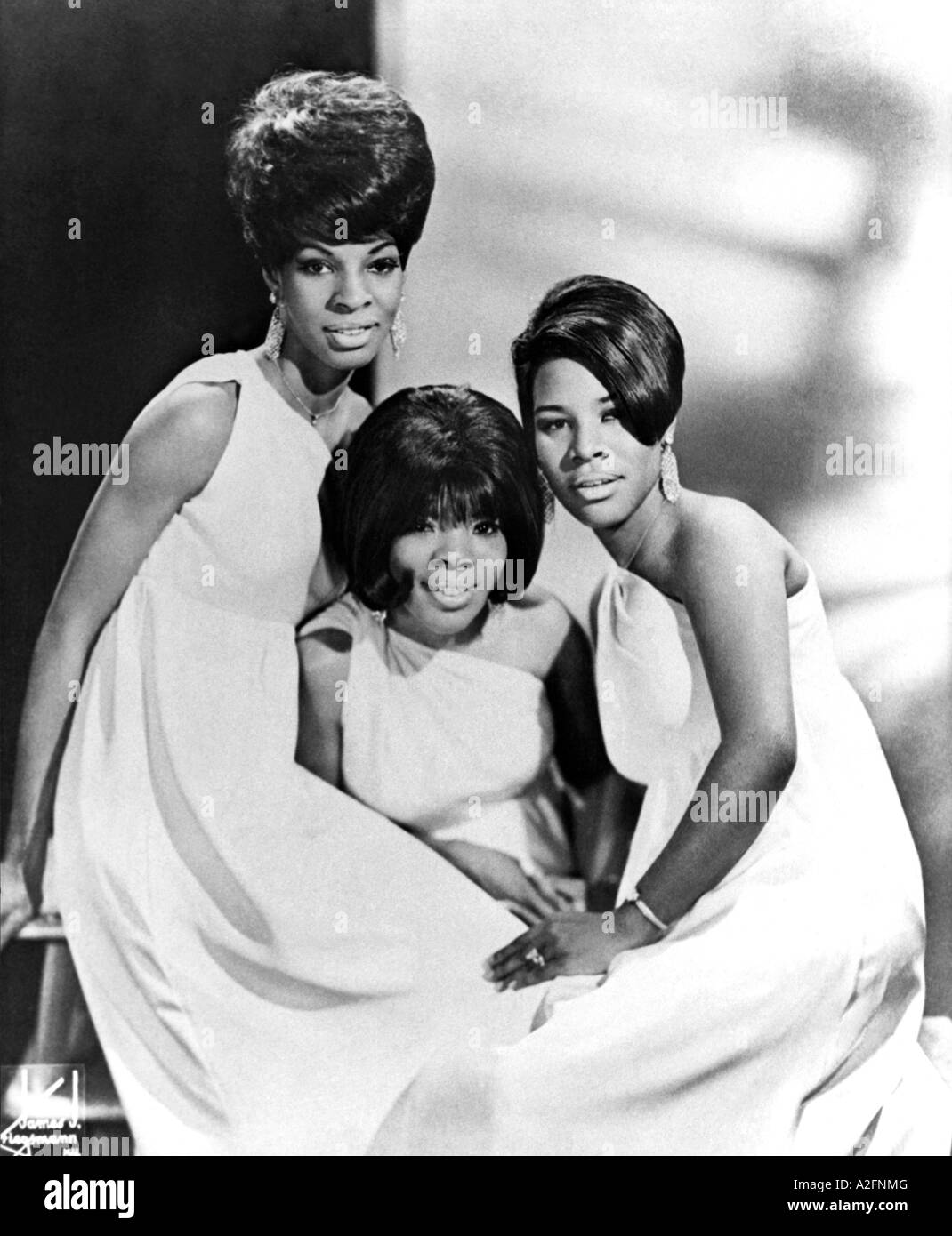 MARTHA AND THE VANDELLAS US vocal group from left  Martha Reeves, Annette Beard and Rosalind Ashford Stock Photo