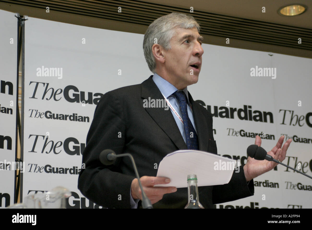 jack straw mp foreign secretary speech conf 2004 labour party guardian nwpr fringe meeting england uk Stock Photo