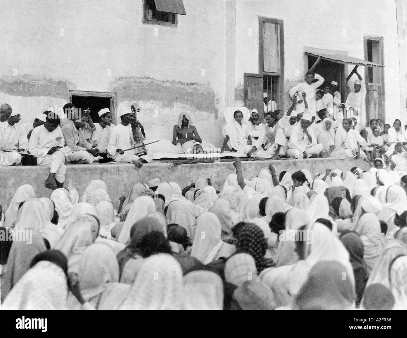 Mahatma Gandhi addressing women Surat Gujarat India 22 April 1930 Stock Photo