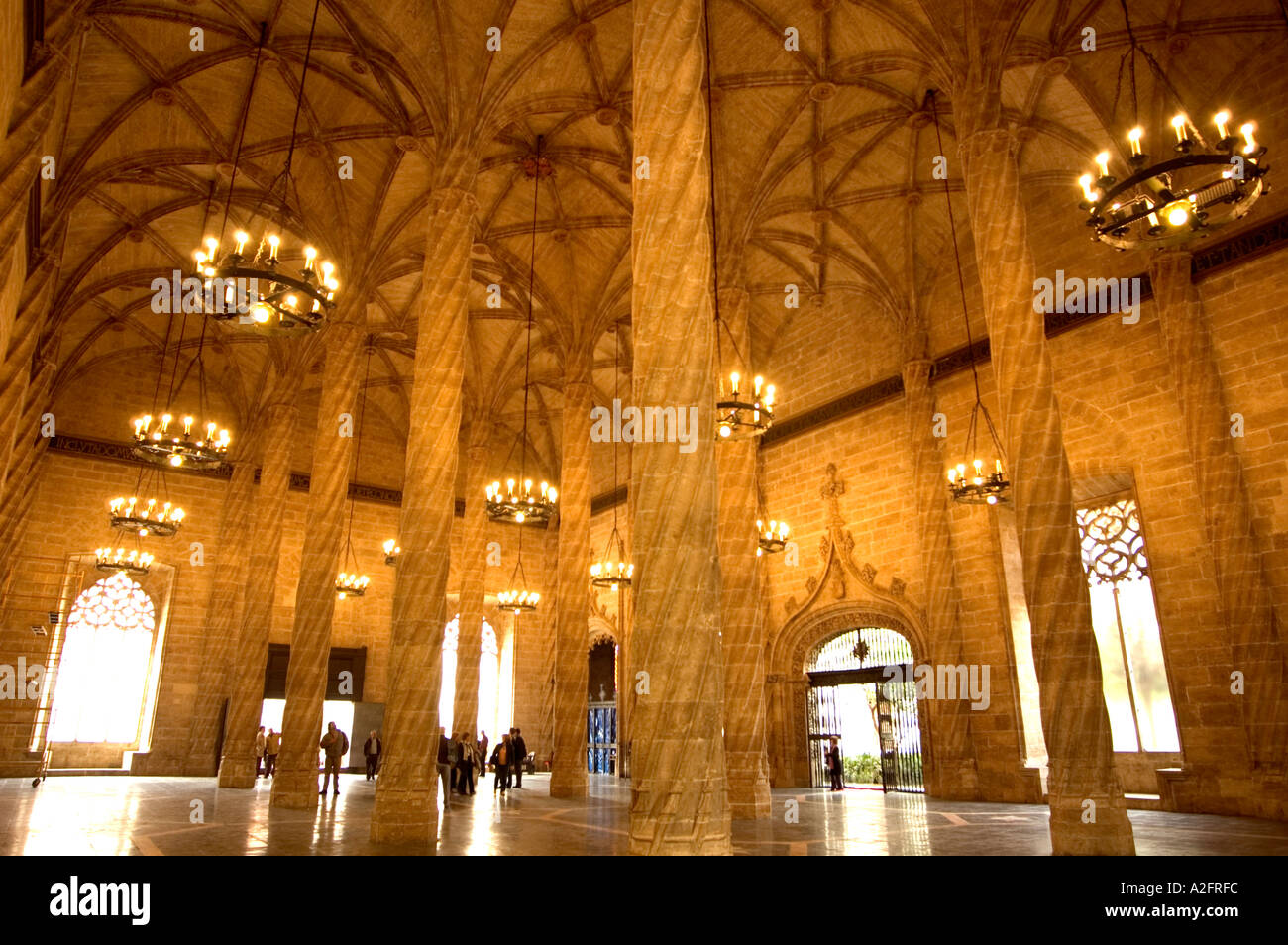 HELICOIDAL COLUMN INSIDE THE EARLY VALENCIAN COMMODITY EXCHANGE HALL OF