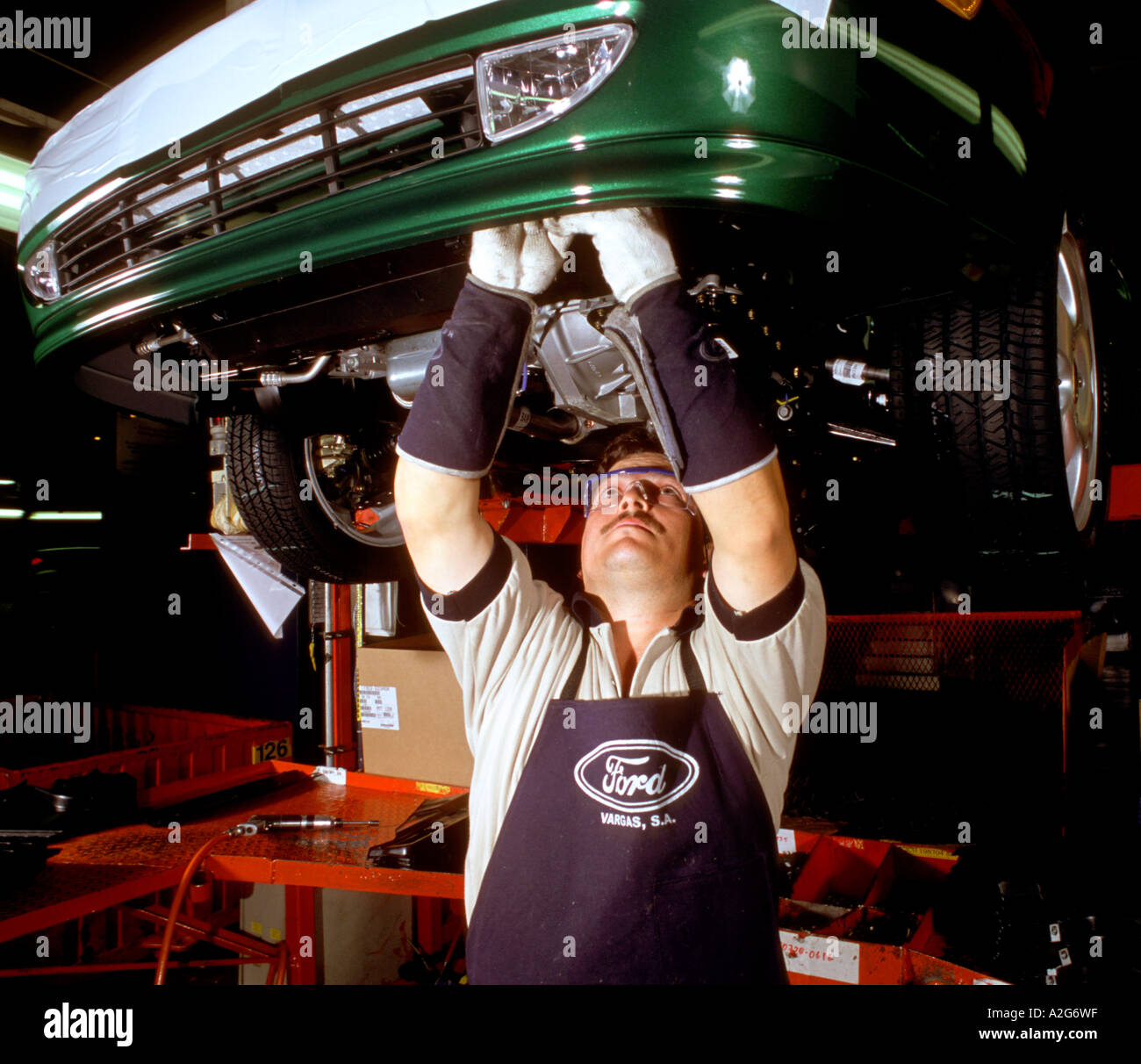 Automobile assembly line mexico hires stock photography and images Alamy