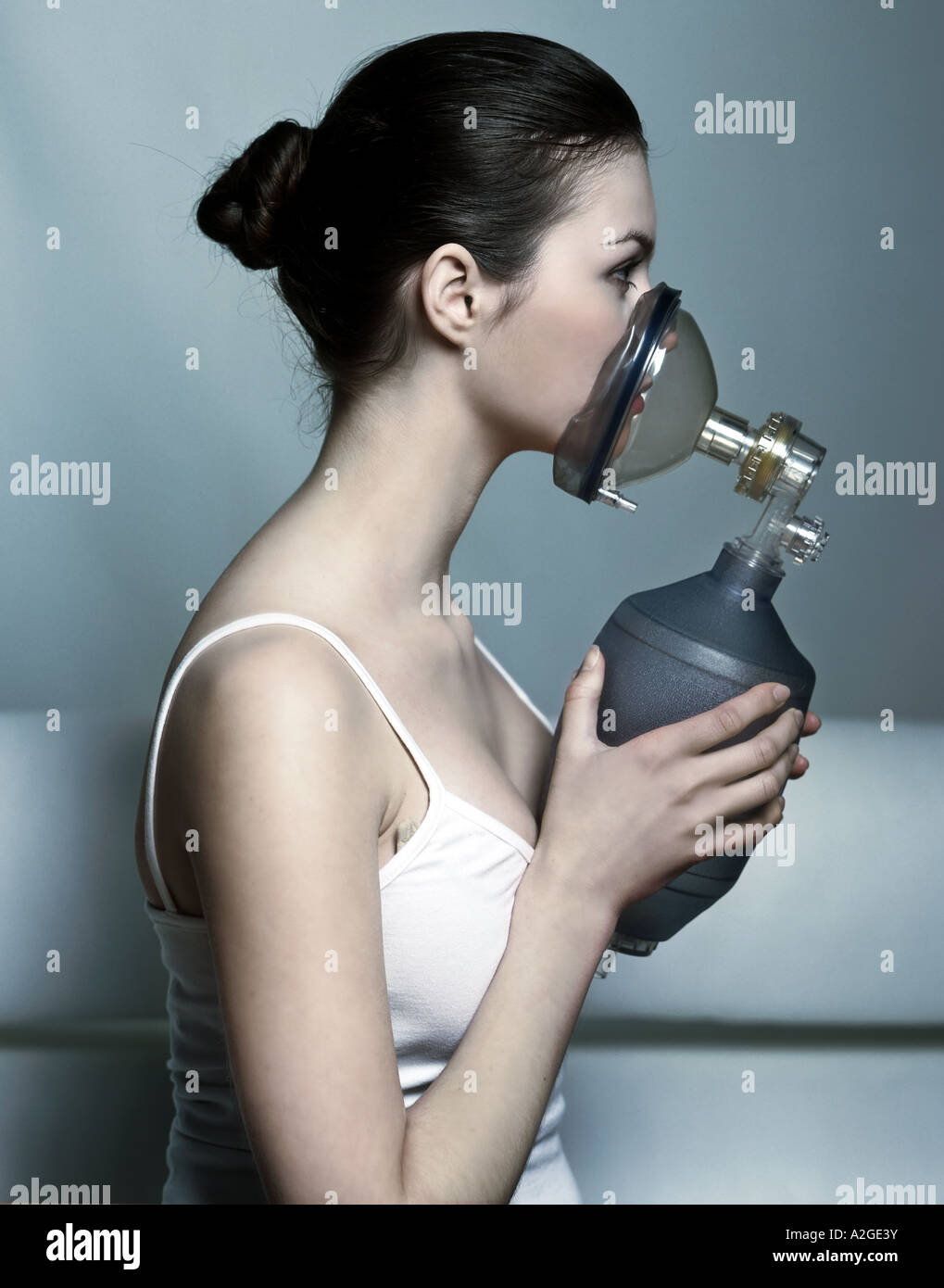 Oxygen Mask Woman High Resolution Stock Photography and Images Alamy