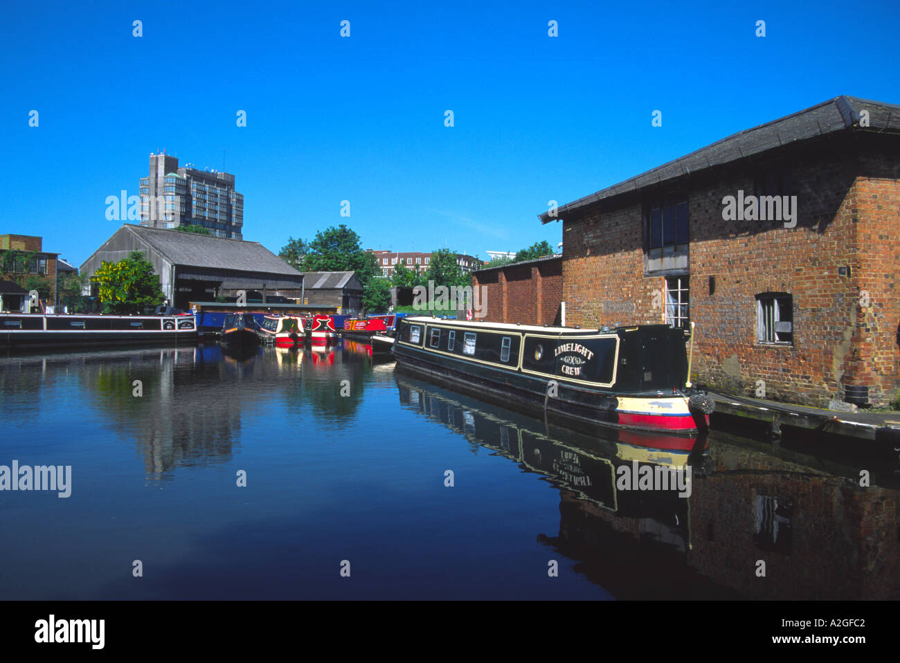 Grand union canal wendover arm hi-res stock photography and images - Alamy
