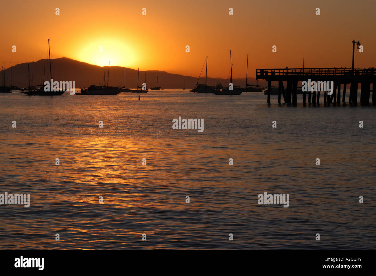 Stearns wharf at sunrise hi-res stock photography and images - Alamy