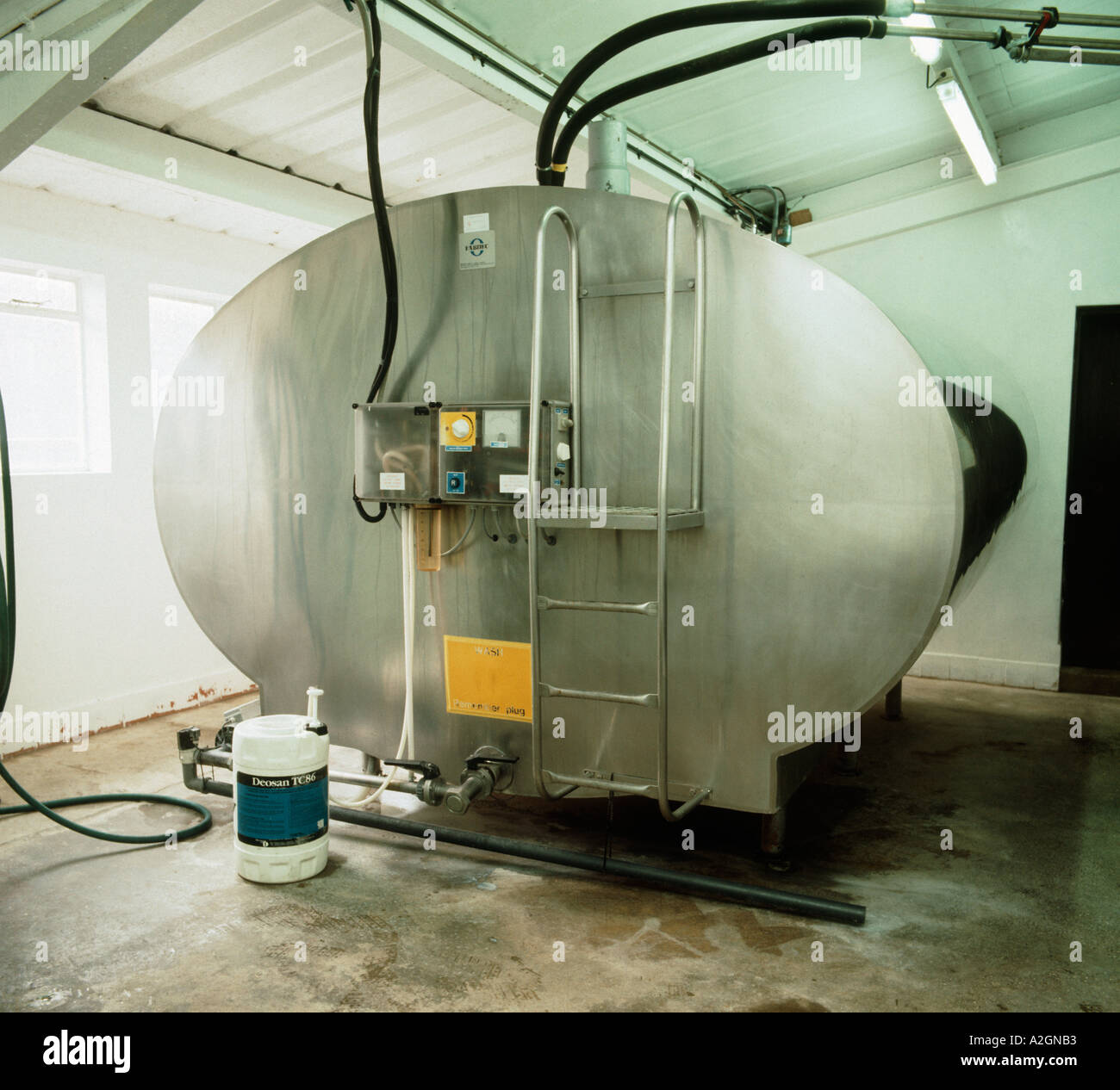 Milk Tank High Resolution Stock Photography and Images Alamy