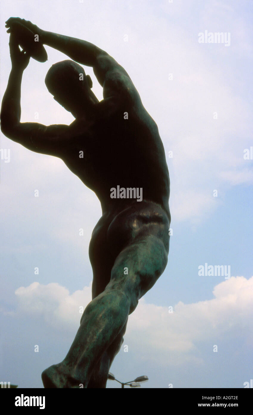 Discus thrower statue hires stock photography and images Alamy