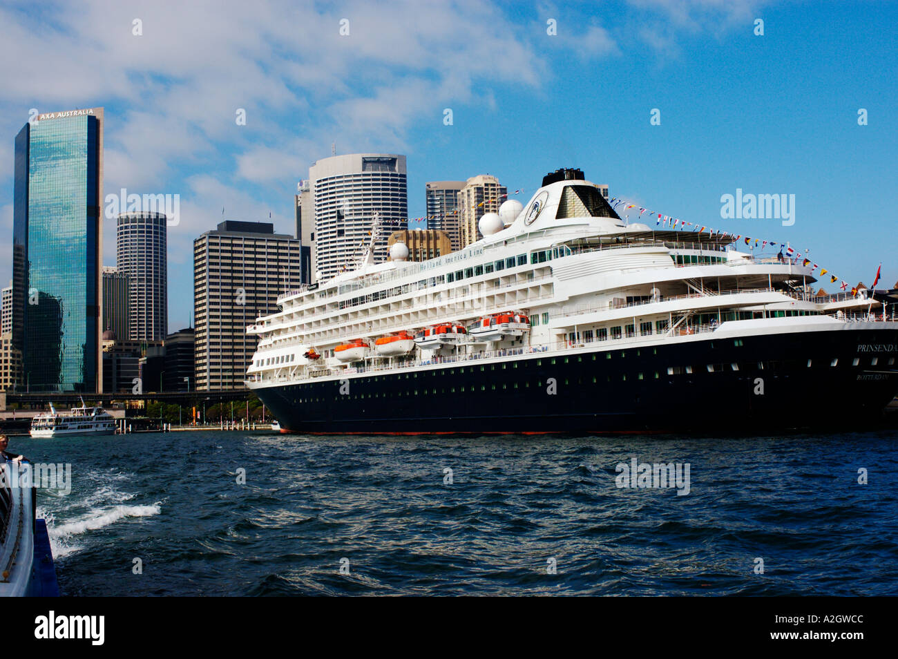 australia-sydney-circular-quay-cruise-ship-stock-photo-alamy