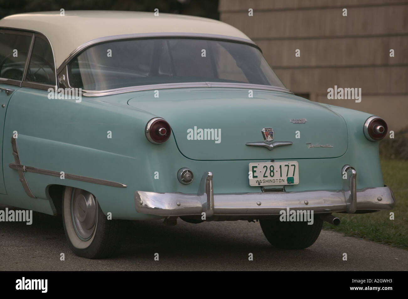 USA, Washington, Roslyn: Site of TV show Northern Exposure, 1953 Ford Automobile Stock Photo