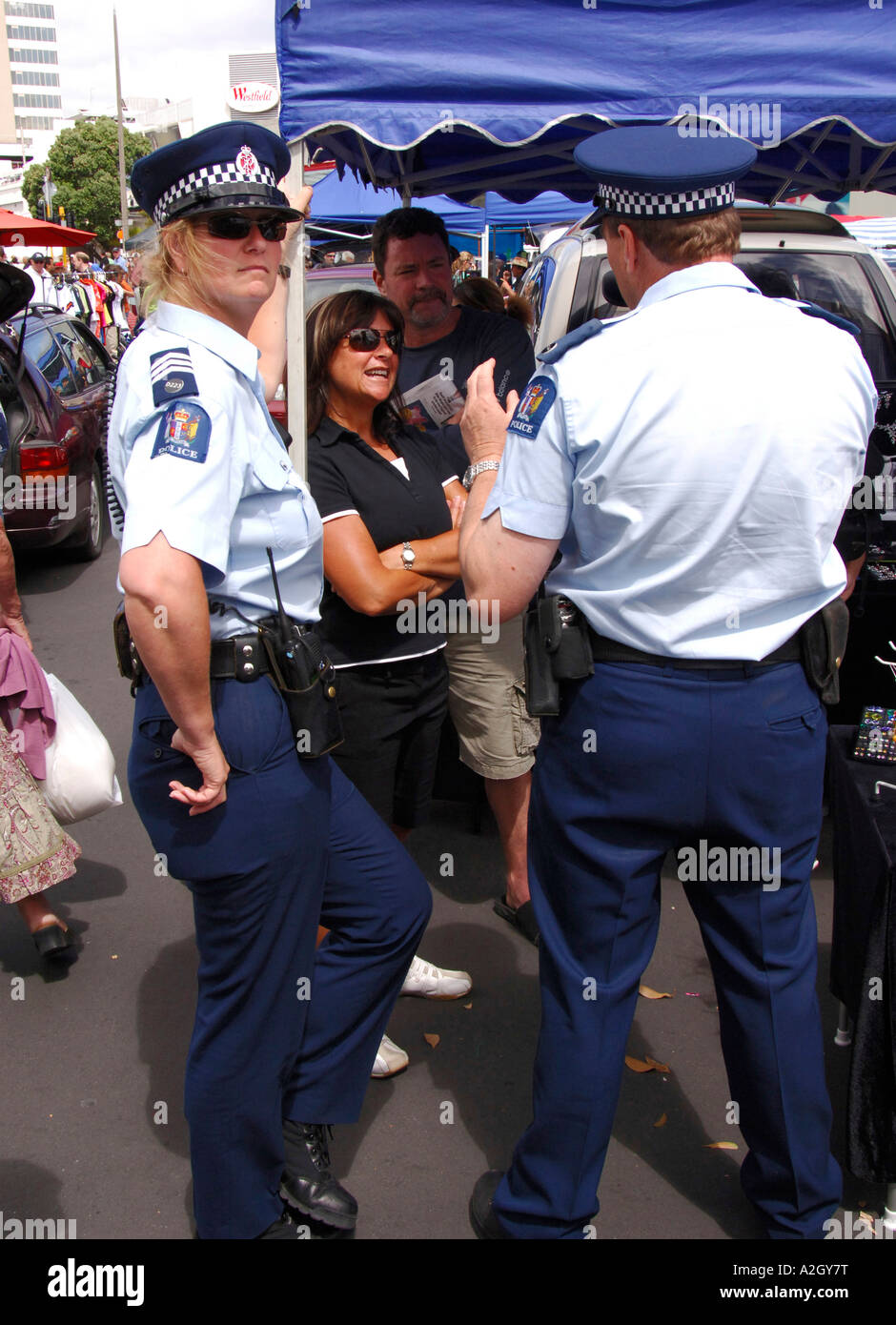 New Zealand policemanand policewoman community policing, January 2007
