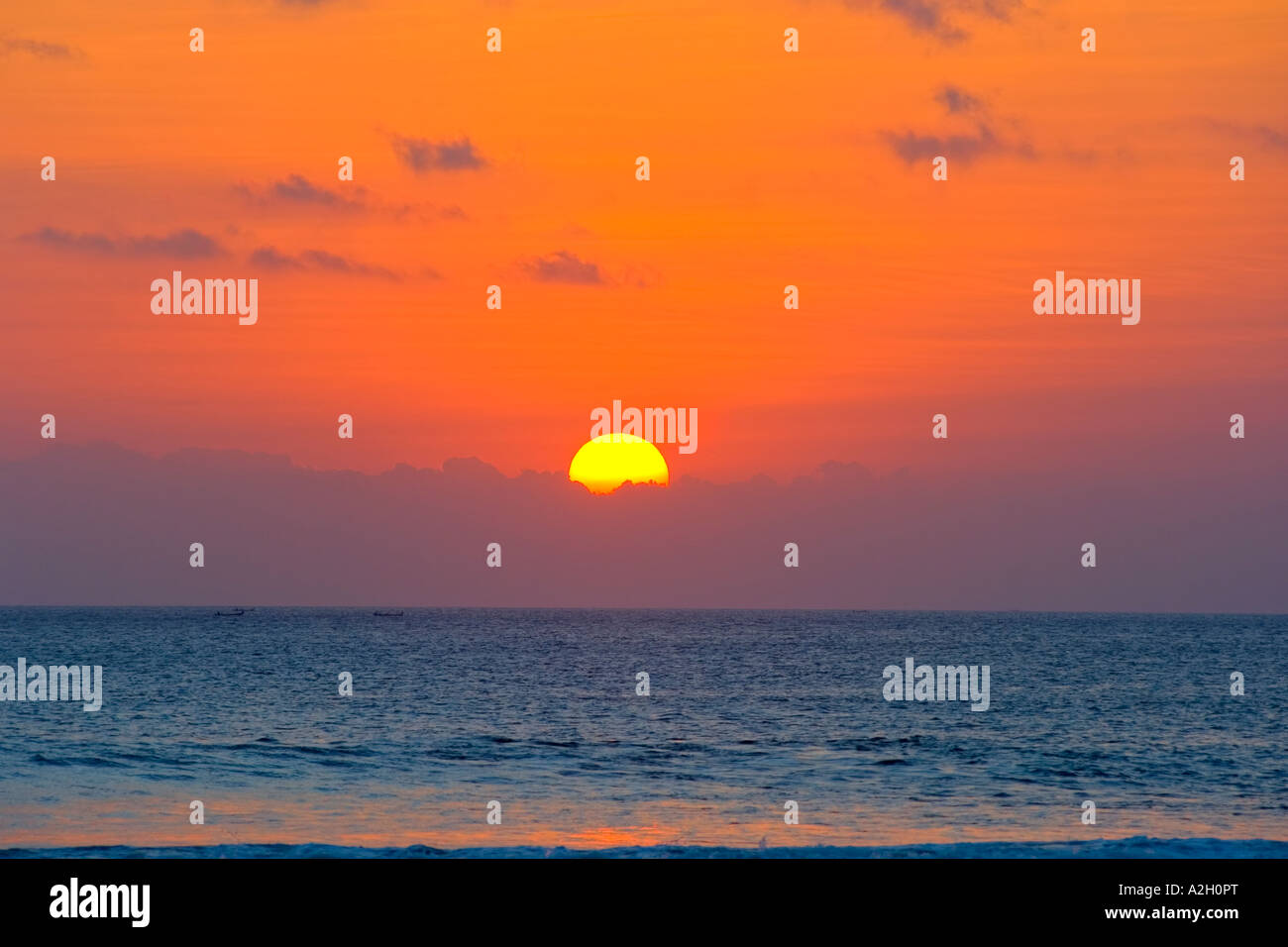 Indonesia Bali Kuta Beach Sunset Stock Photo Alamy indonesia-bali-kuta-beach-sunset-stock-photo-alamy