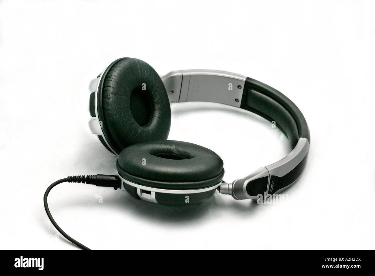 headset headphones hifi cut out cutout white background music studio