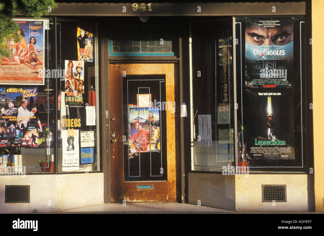 2002 movies hires stock photography and images Alamy