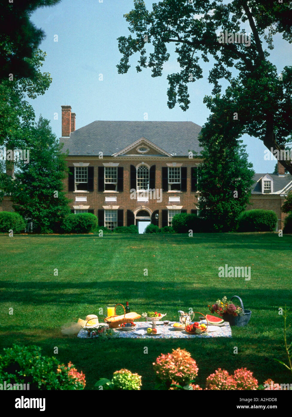 Portrait of the main house at Woodlawn Plantation in Virginia with a