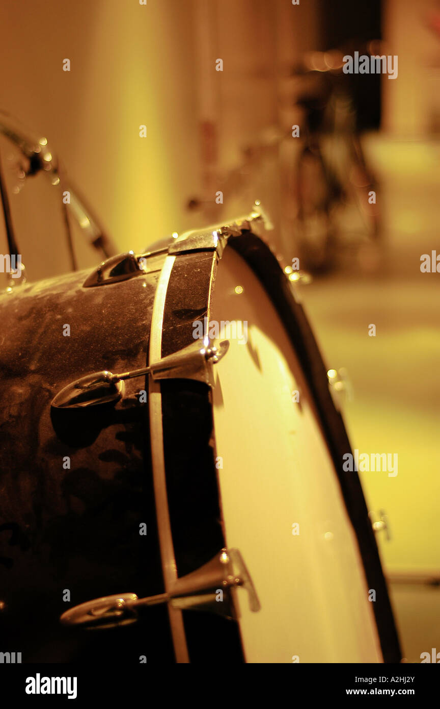 Big bass drum hi-res stock photography and images - Alamy