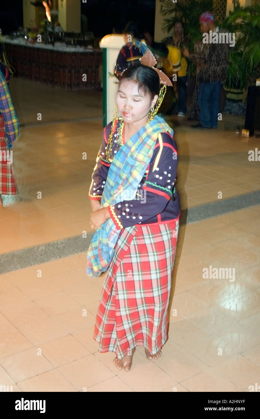 Traditional tribal dance & costumes of the B'laan (Bilaan) people of South Cotabato, Southern Mindanao, Philippines Stock Photo