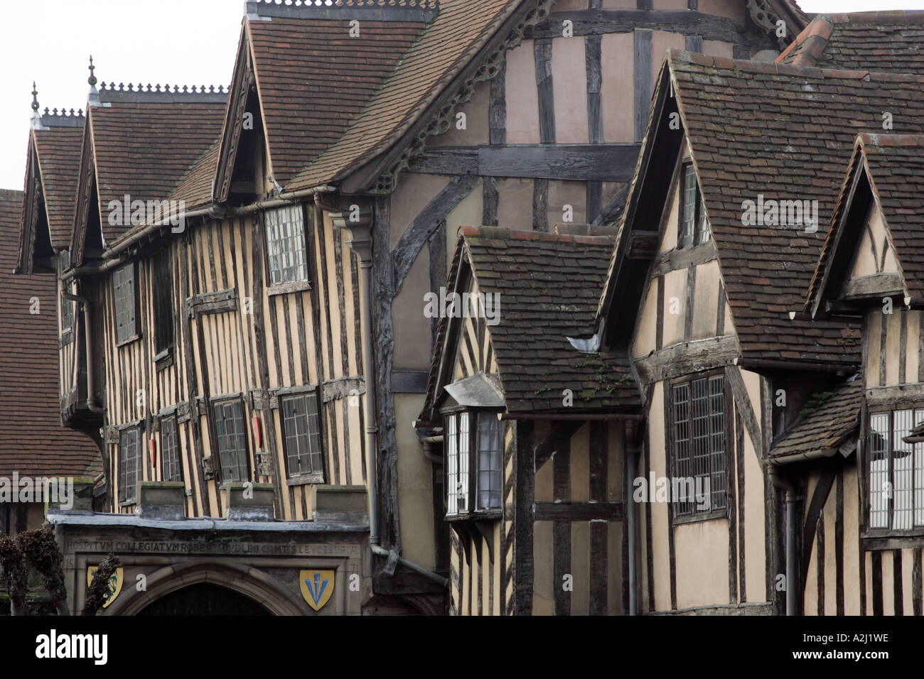 Roofline of the tudor Elizabethan Lord Leycester Hospital, Warwick, acquired in 1571 by Robert Dudley, Earl of Leycester Stock Photo