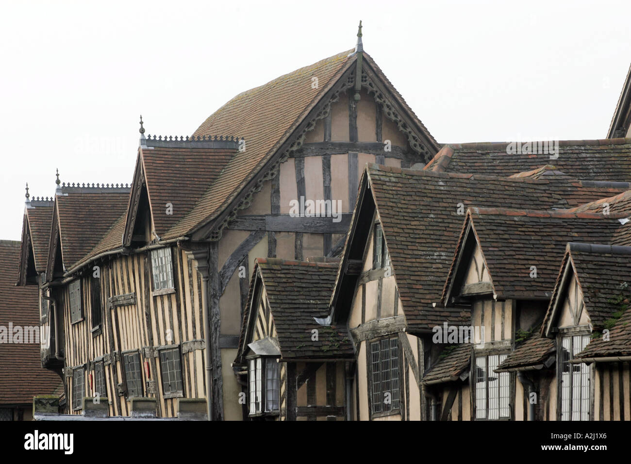 Roofline of the tudor Elizabethan Lord Leycester Hospital, Warwick, acquired in 1571 by Robert Dudley, Earl of Leycester Stock Photo