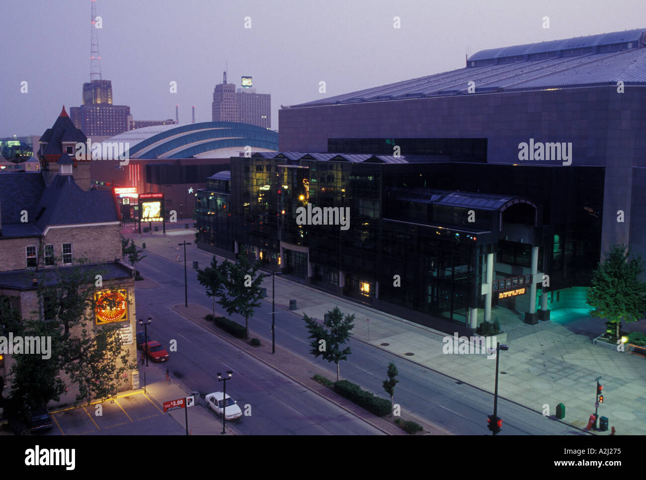 Milwaukee center hires stock photography and images Alamy