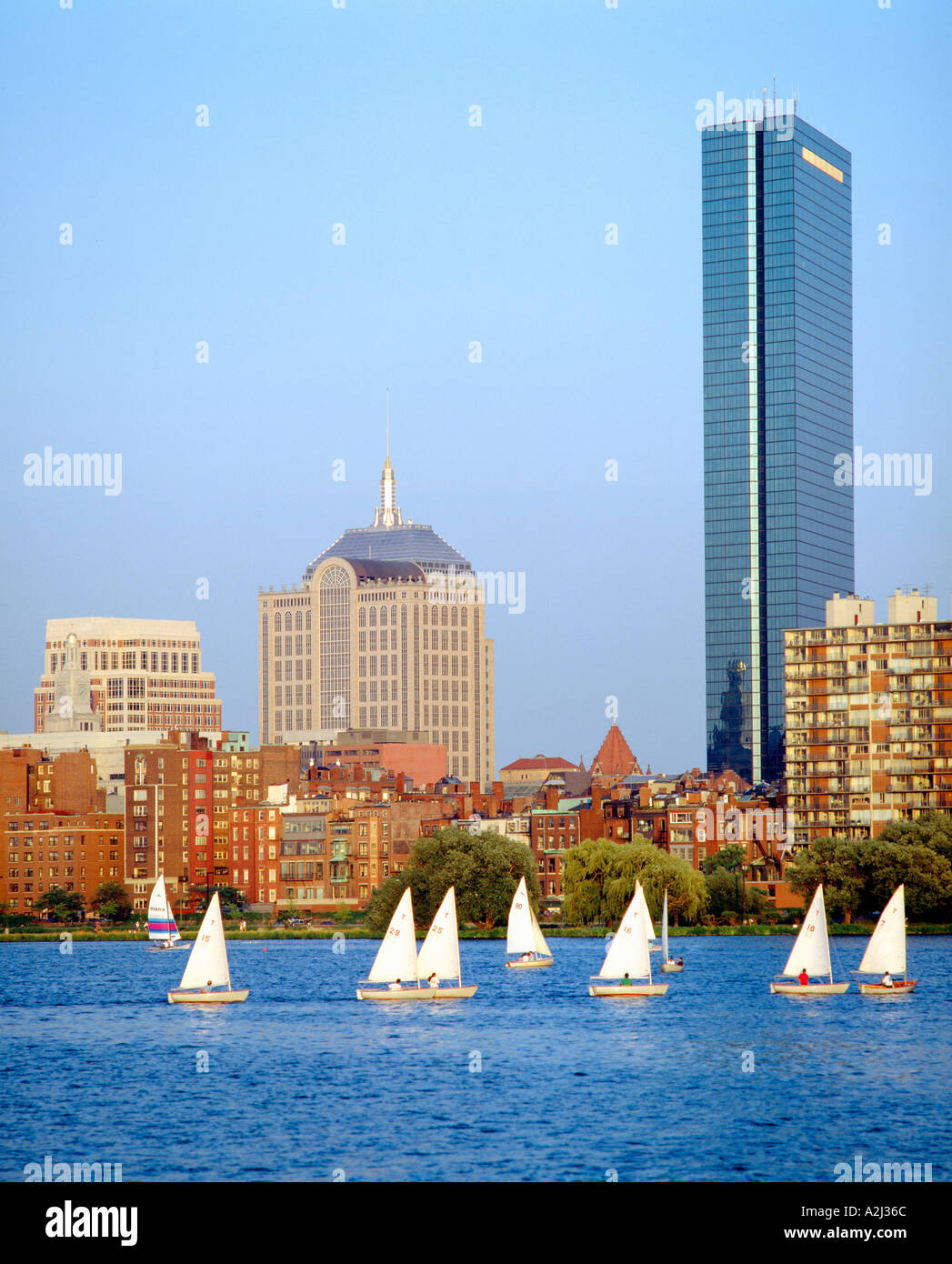 Charles river sailing hires stock photography and images Alamy