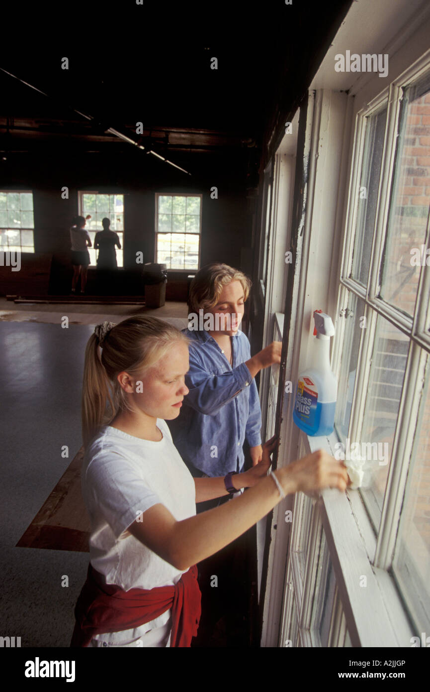 Ann Arbor Michigan Teens wash windows to help fix up a new Teen Center