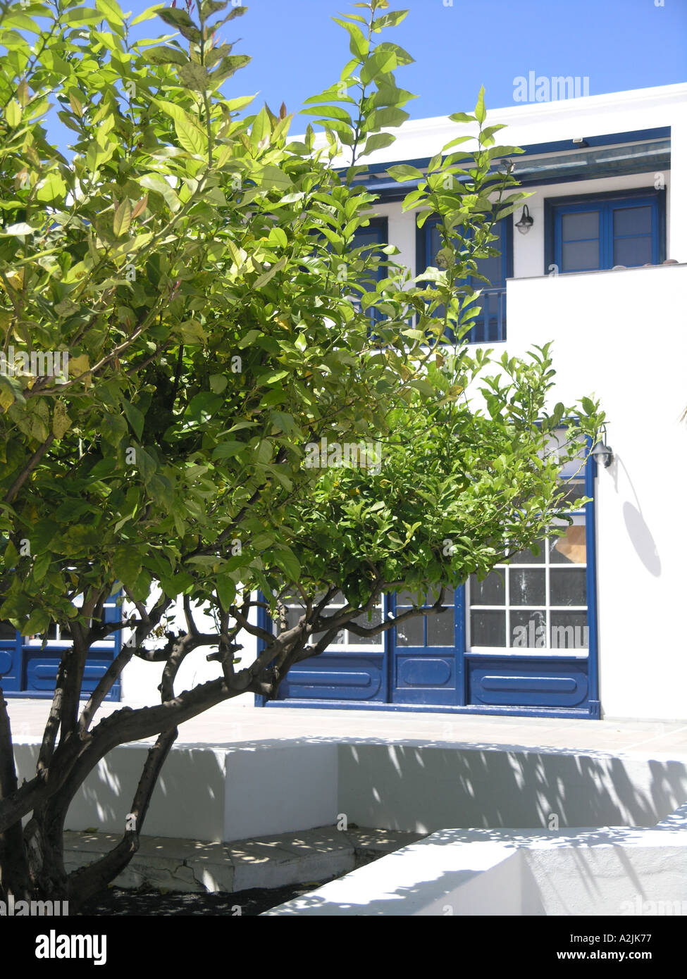 Spanish white washed house hi-res stock photography and images - Alamy