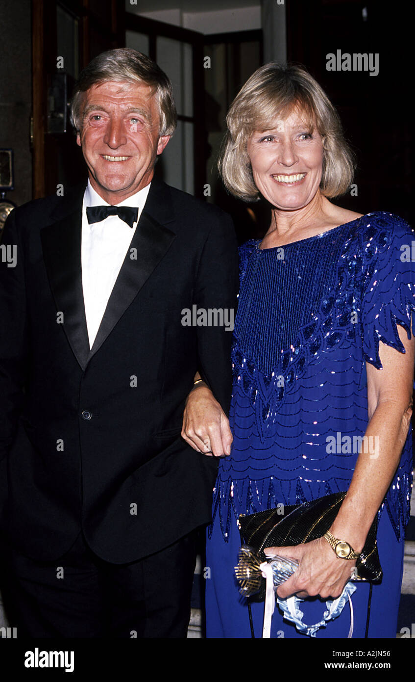 MICHAEL PARKINSON UK TV presenter with his wife Mary in 2000 Stock Photo