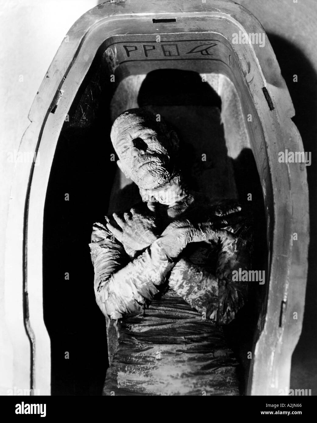 THE MUMMY 1932 film with Boris Karloff as the Mummy Stock Photo