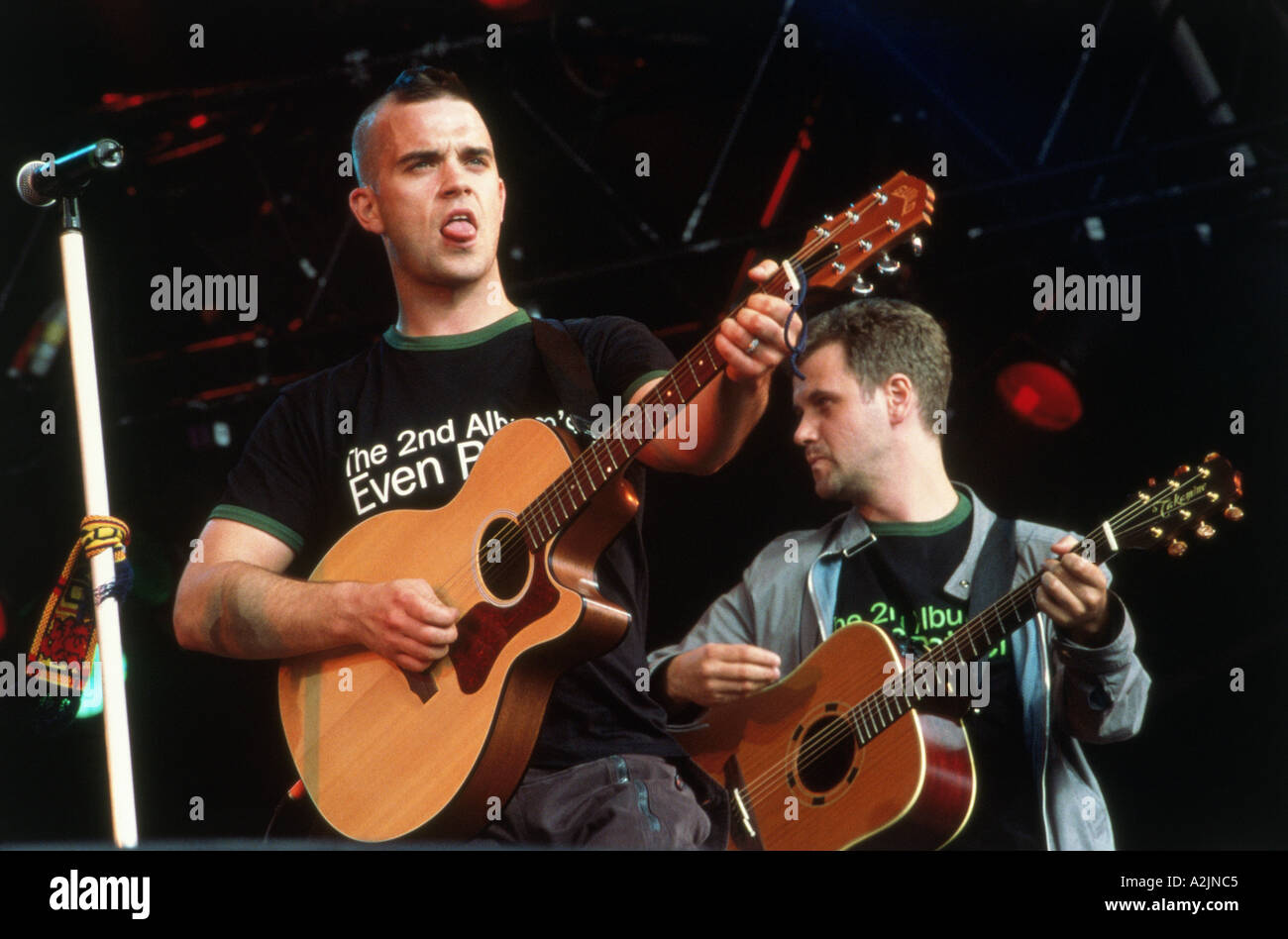 ROBBIE WILLIAMS UK singer at T in the Park 1998 Stock Photo