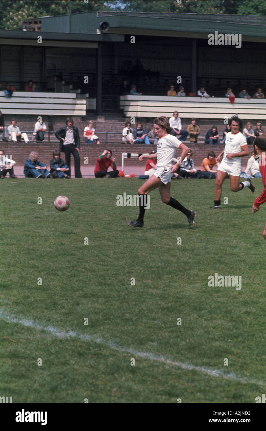 1975 football hires stock photography and images Alamy