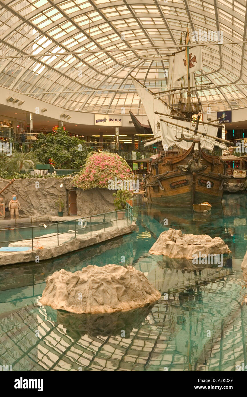 West Edmonton Mall Worlds Largest High Resolution Stock Photography And Images Alamy West Edmonton Mall Worlds Largest High Resolution Stock Photography And Images Alamy