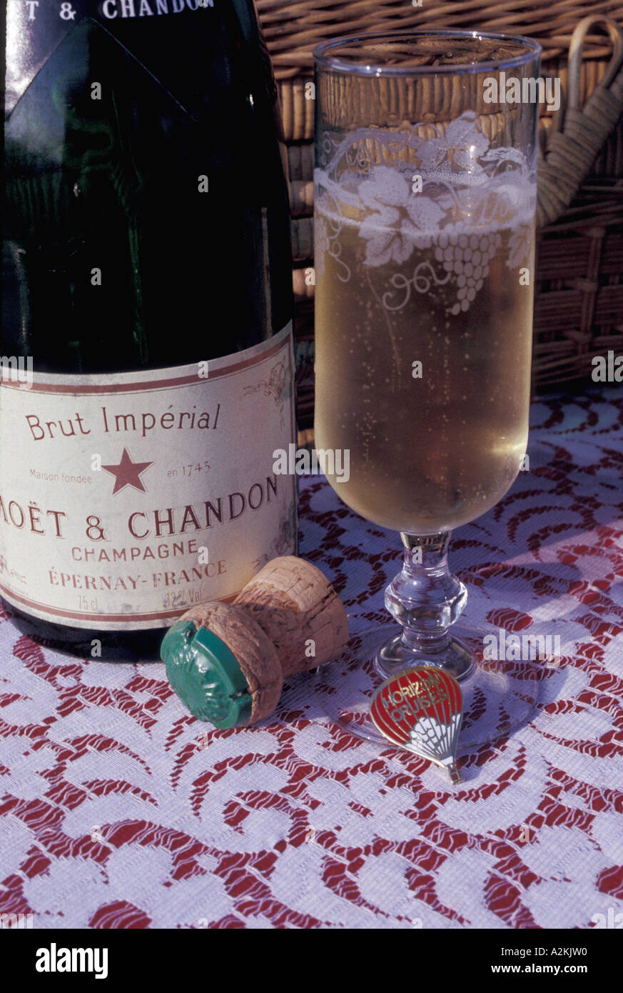 Champagne moet pop hi-res stock photography and images - Alamy